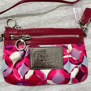 coach poppy clutch / wristlet / shoulder bag